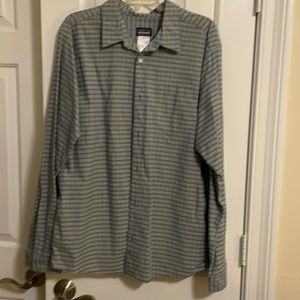 Patagonia men’s long sleeve button down. Large